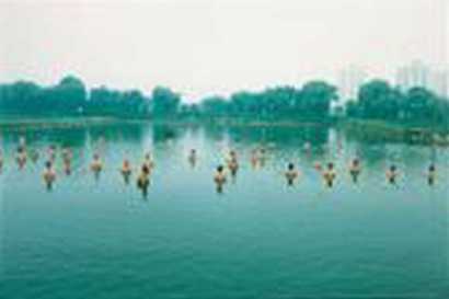 张洹 1997年作 为鱼塘水位增高（远景）